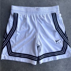 Girls Nike Fly Crossover Shorts
